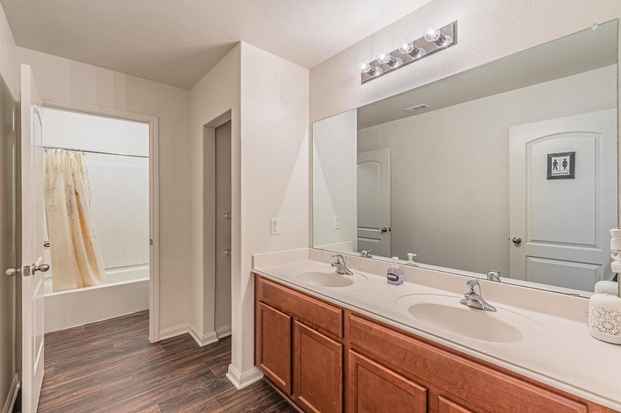 Luxury 5Br Dallas Retreat With Business Amenities - Perfect For Business Travelers, Families & Groups Εξωτερικό φωτογραφία